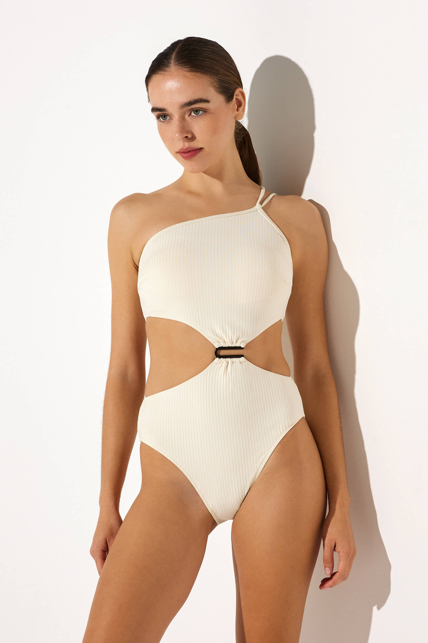 ONE SHOULDER ONE PIECE